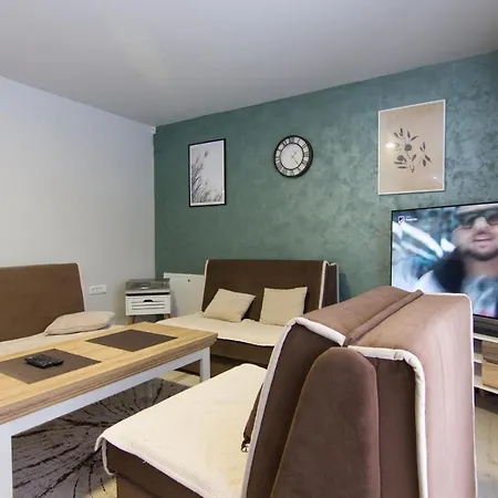 Feliciano Apartment